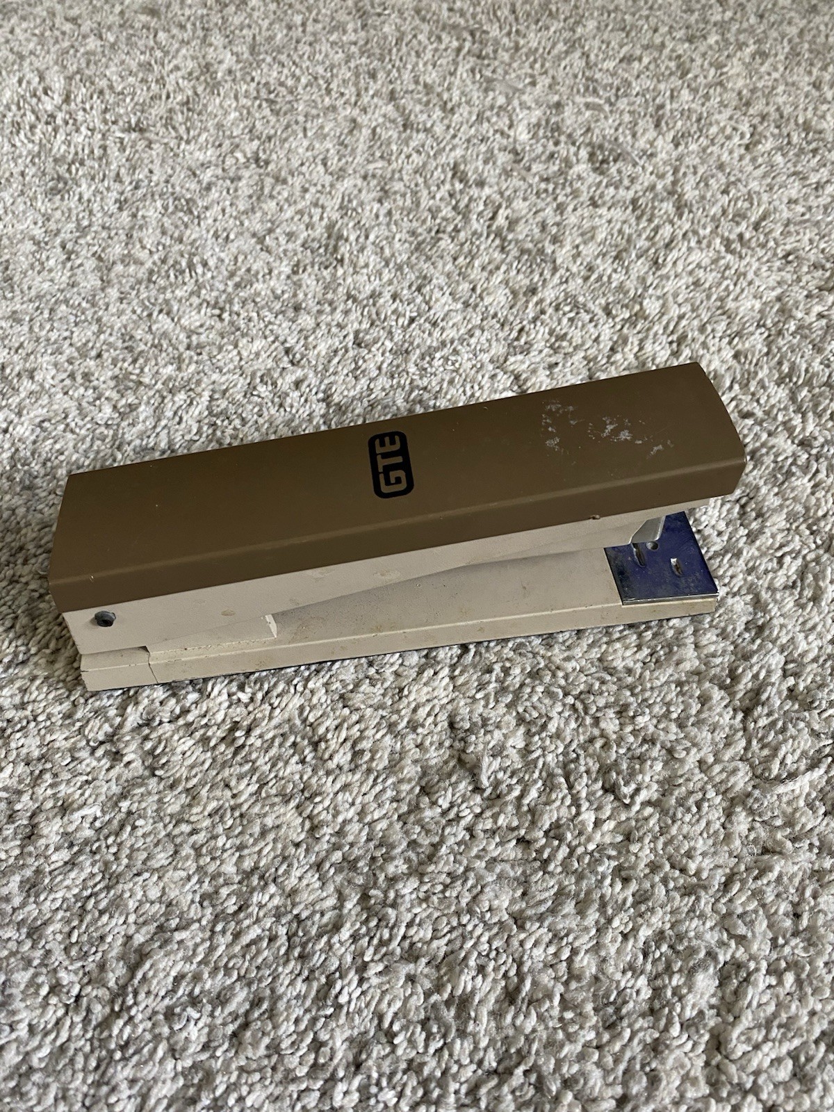 Vtg Stapler ACCO 30 Brown Beige Metal GTE Logo 7