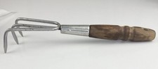 Vintage Handheld Garden Tool 11.5 heavy metal prongs/wood handle/sturdy