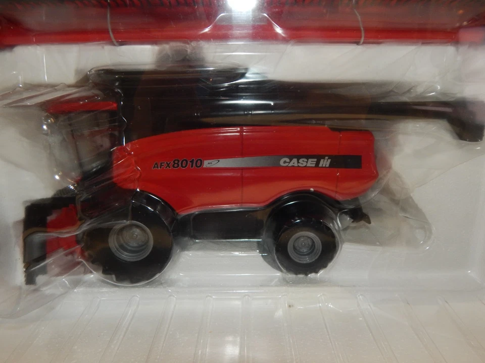 ERTL CASE IH AFX8010 COMBINE HARVESTER RED 14290 BNIB 1:32 SCARCE - Image 3 of 4