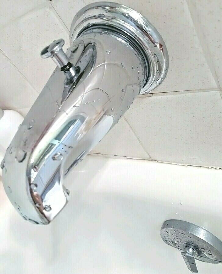 UNIVERSAL BATH TUB SHOWER SPOUT DIVERTER CHROME FITS 1/2 AND 3/4