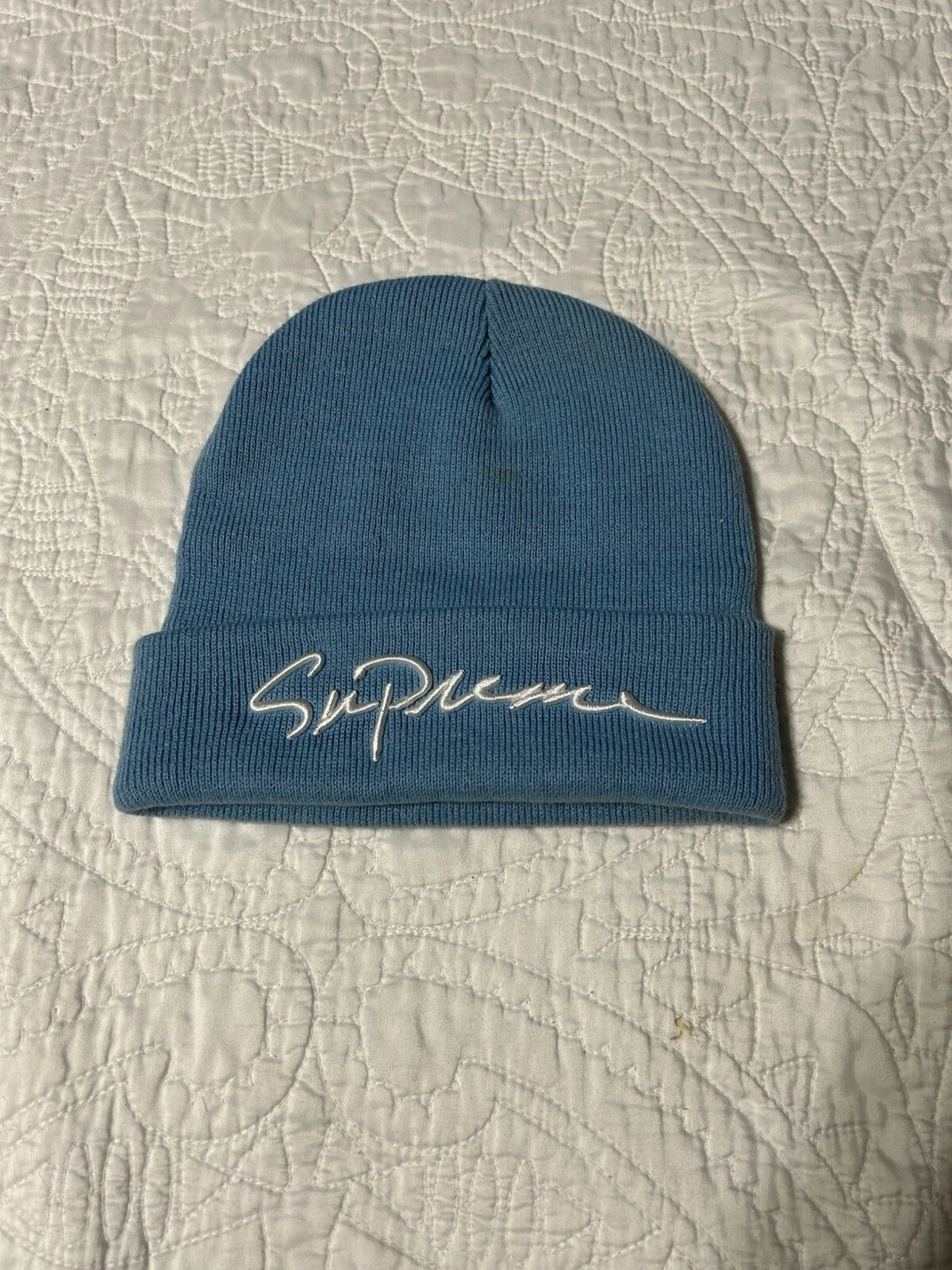 Bonnet Supreme Script BLEU POUSSIÉREUX taille unique LÉGÈREMENT UTILISÉ FW18