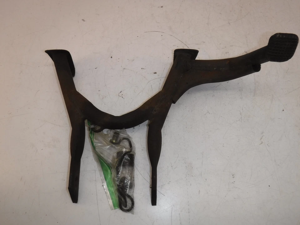 yamaha maxim 750 xj750 xj750m CENTER MAIN STAND 15R-27111-00-R4 - Image 4 of 4