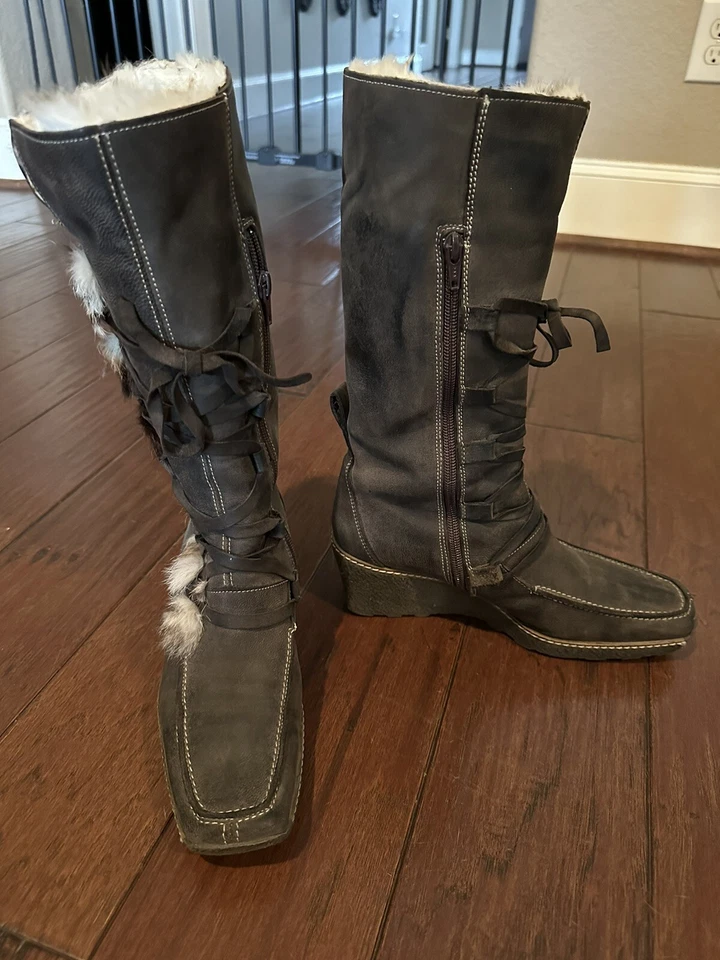 Vintage Women's Brown leather Boots wedge fur lined lace up wedge boot - Image 2 of 4