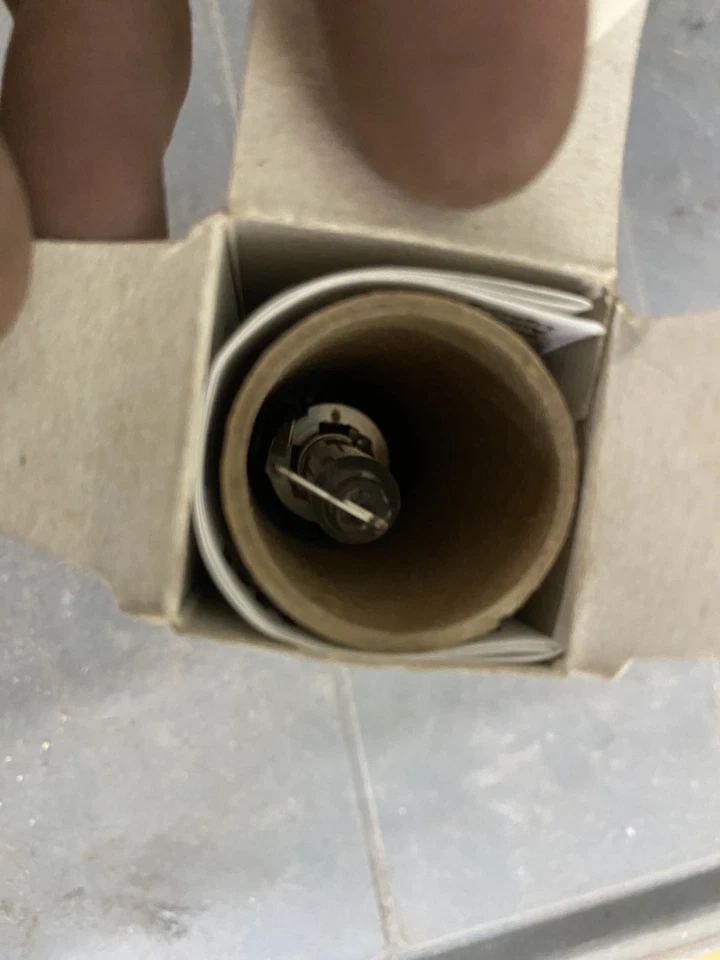 Газоразрядная лампа - Mercedes-Benz (910139-000001) OEM новый из старых запасов - Изображение 4 из 4