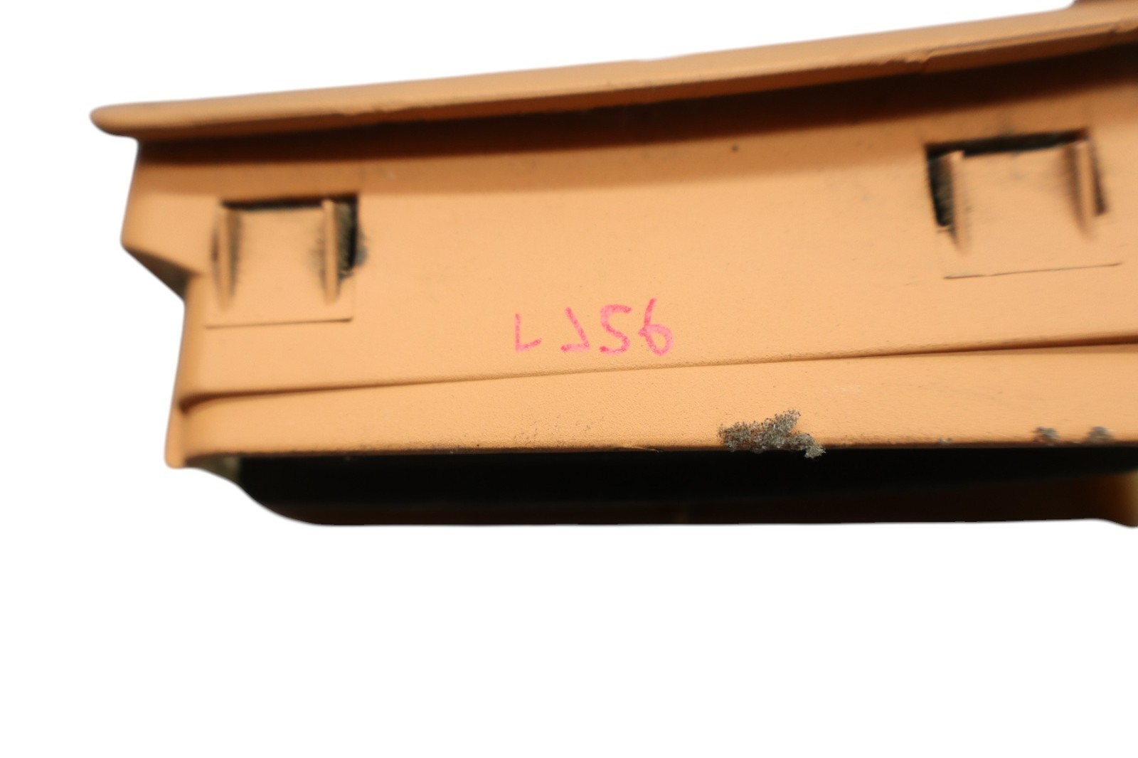 03-13 Maserati Quattroporte M139 Left Side B-Pillar AC A/C Air Vent Beige Oem