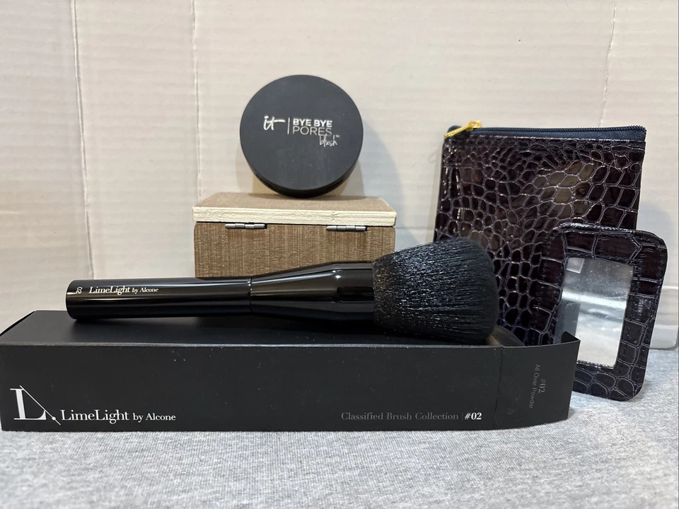 IT Bye Bye Pores Blush (Adored) Soft Cool Pink W/Free Brush & Compact Zip Pouch! - Image 2 of 4