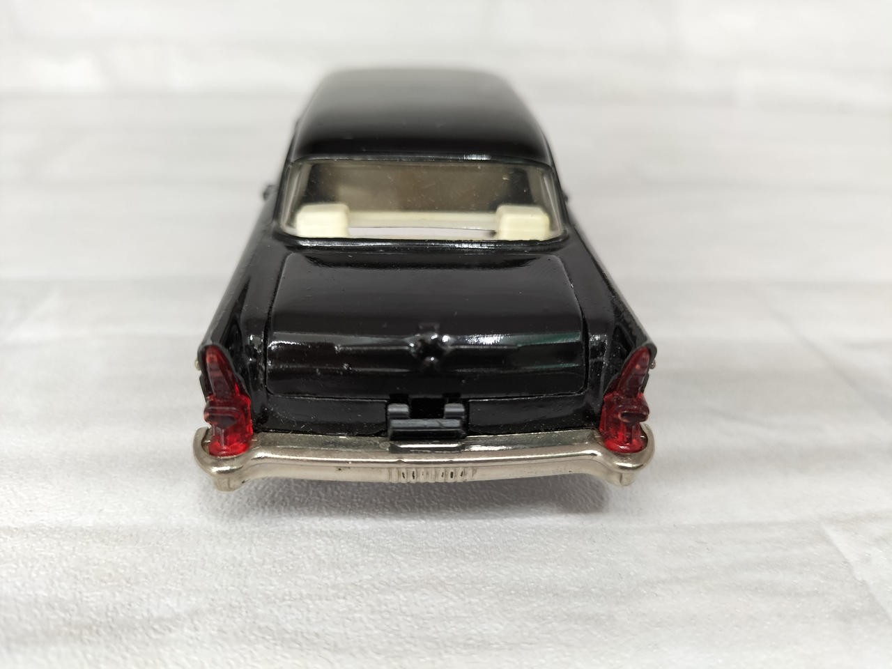 Unknown GAZ 13 Chaika 1959 Diecast el Car 1/43