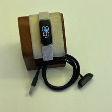 Fitbit Luxe, Tested, Excellent, Charger Included, Gold New Band