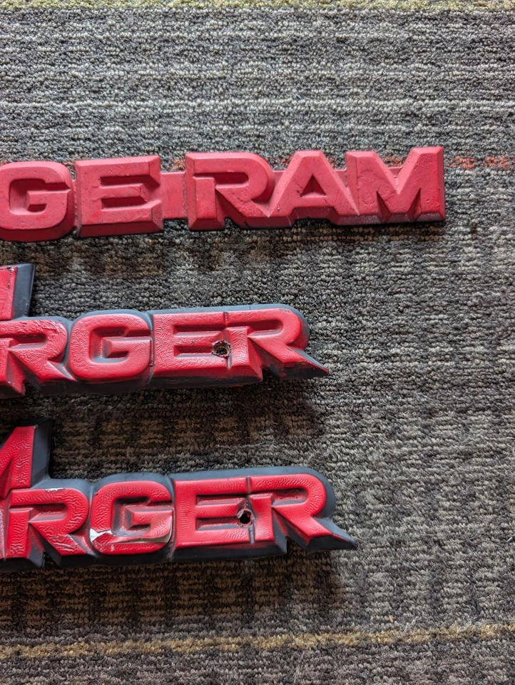 🔥1986 Dodge Ramcharger OEM Fender Badges & Rear Emblem – Set of 3🔥 RARE - Image 3 of 4