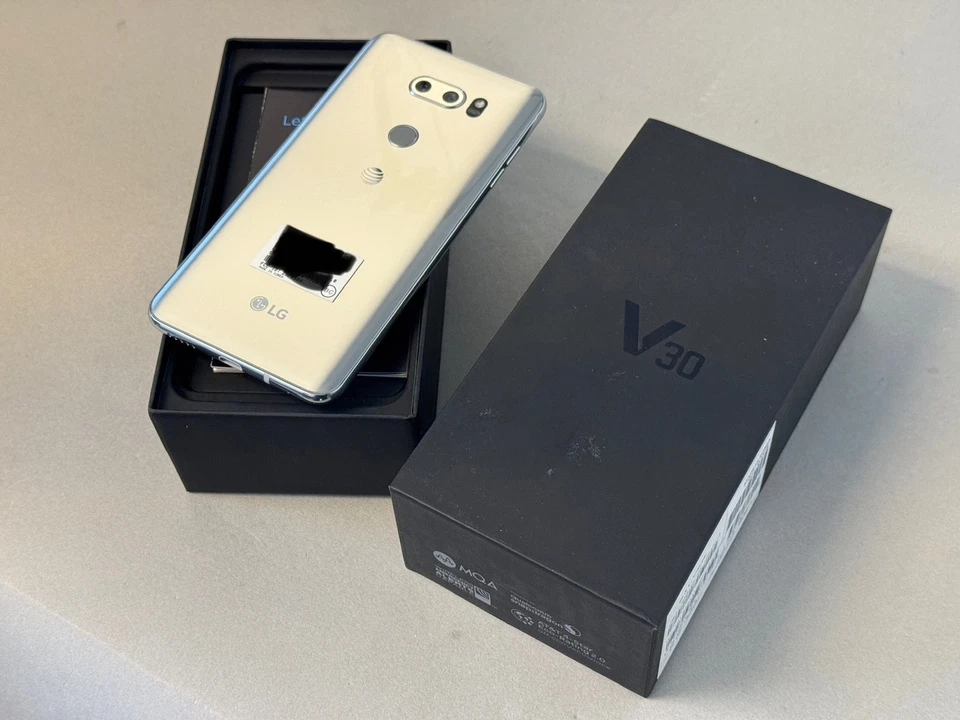 NEW AT&T Unlocked LG V30 H931 4G LTE 64GB Silver Android Smartphone in Box 🇺🇸 - Image 3 of 3