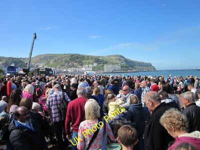 Foto 6x4 Die überfüllte Südparade bei Llandudno Die Massen im Süden P c2015