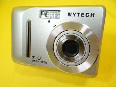 Digitalkamera 7,0 Megapixel CCD/2,5'' LTPS TFT Farb-Display/1 GB SD Karte/Alumini