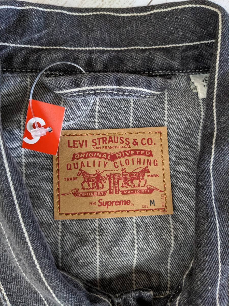 Supreme x Levi's 18SS Pinstripe Trucker Jacket Pinstripe Supreme x Levi's 18SS Pinstripe Trucker Jacket Pinstripe