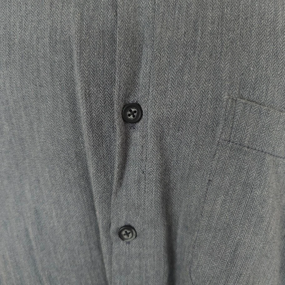 Van Heusen Casual Shirt Mens Size Large Gray Herringbone - Image 3 of 4