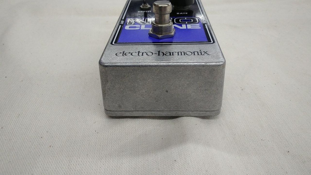 Electro-Harmonix Neo Clone Analog Chorus Pedal Small Clone Style