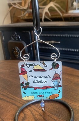 Joan Baker Hand Painted Mini Stained Glass Grandma s Kitchen Kids 6.25 H 2004