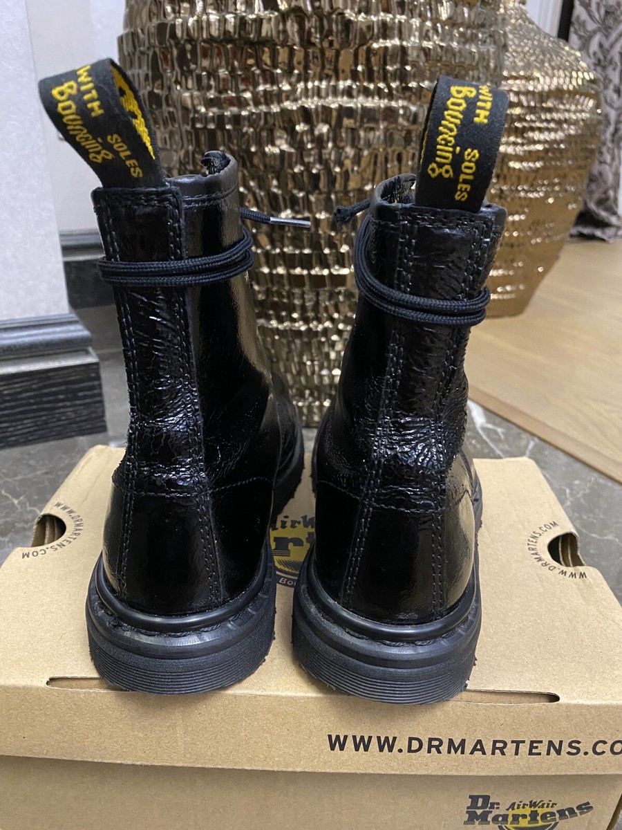 Vintage black doc martens boots, made in England, size uk 3 Vintage black doc martens boots, made in England, size uk 3