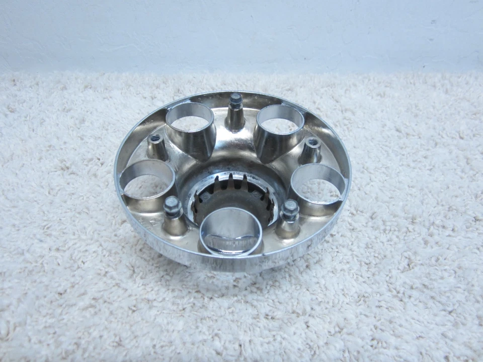 TAPA CENTRAL DE RUEDA MOPAR ASPEN / CORDOBA / MAGNUM / RAM / VOLARE OEM 3699011 #2D-5 Foto 2 de 3