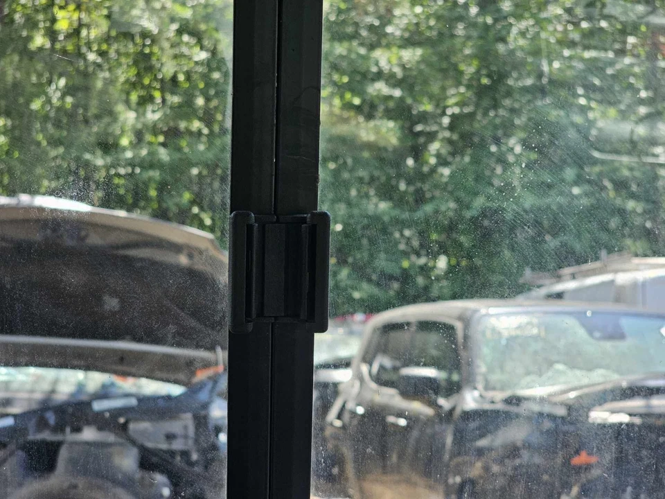 Conjunto de vidrio trasero deslizante original OEM 80-96 Ford F-150 F-250 F-350 Foto 2 de 2