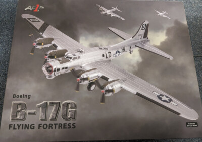 AF1 1/72 B17 FLYING FORTRESS USAAF 43-38525 TAIL WING AND PROPS BROKEN OFF