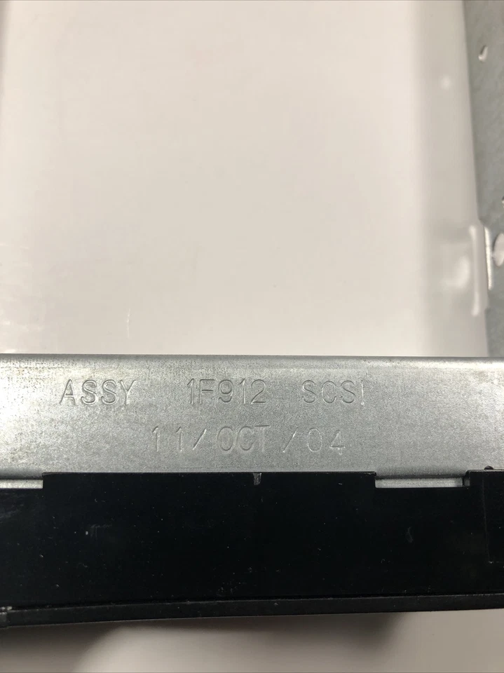 Dell PowerEdge 1550, 1650, 1750 3.5" Hot Swap Caddy/Tray - Image 3 of 3