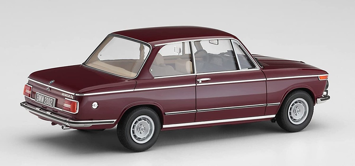 Hasegawa 1/24 model kit BMW 2002 tii late model from Japan 10426