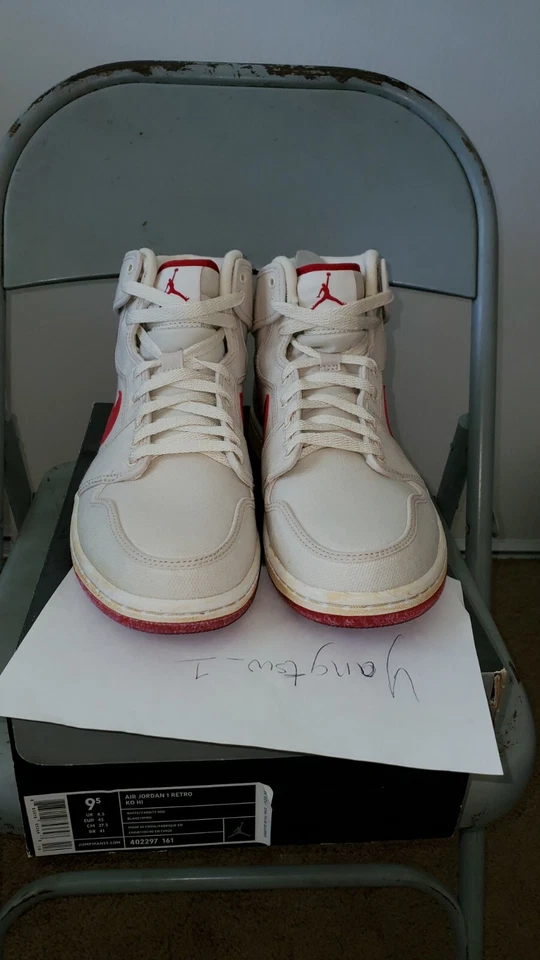 DS 2010 Nike Air Jordan 1 Retro Hi AJKO Blanco Rojo Universitario Talla 9.5 402297-161 Foto 2 de 4