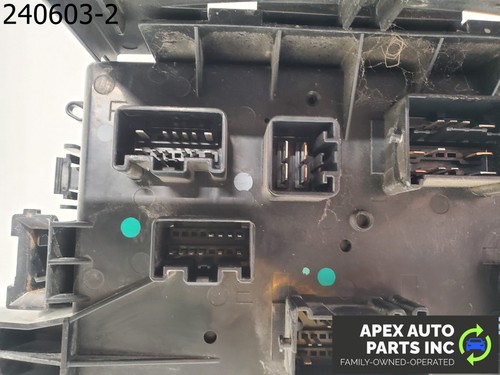 OEM 2008 Dodge Charger 3.5L Fuse Box Fusebox Block Power Distribution Aa7143 - Picture 7 of 10