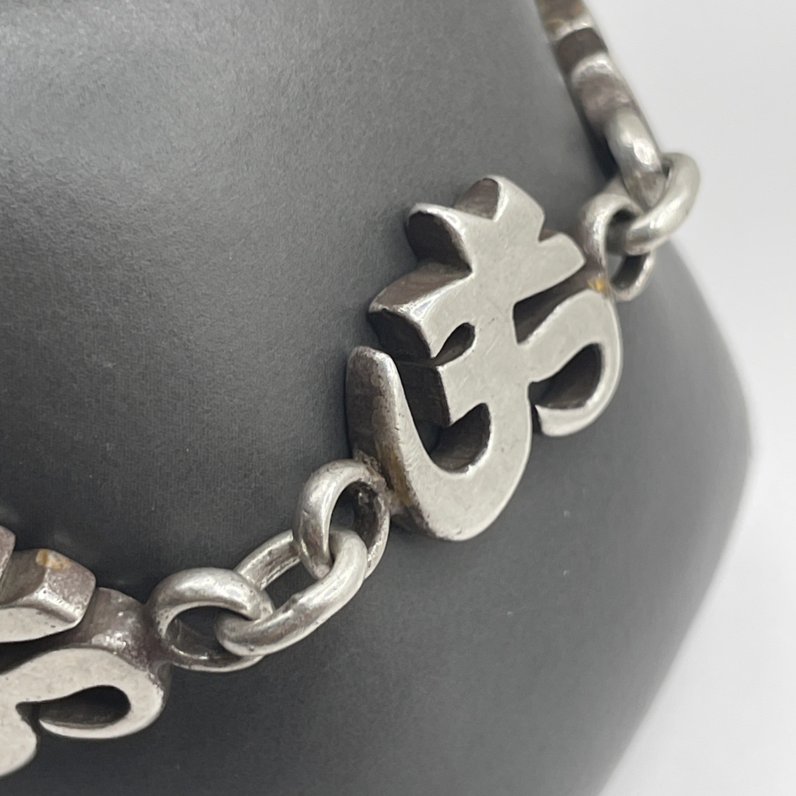 Om Design Solid Sterling Silver Bracelet 8in (38.… - image 3