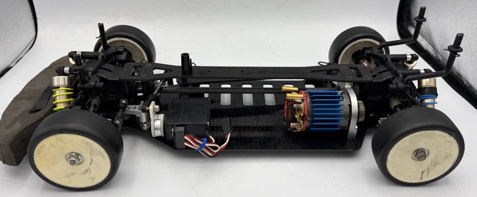 Per ricambi TAMIYA TB-01 TB01 telaio in carbonio con motore vintage raro - Immagine 3 di 4