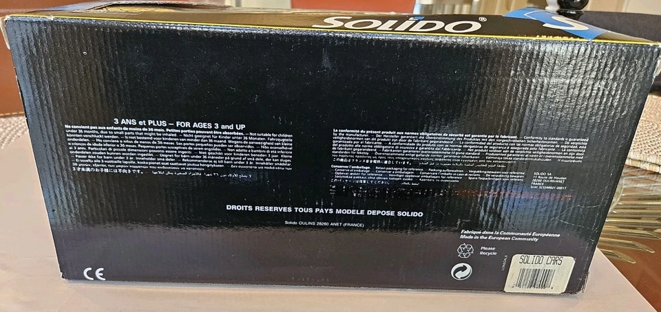 NewSolido Prestige escala 1:18 VW Combi Van rojo/blanco modelo diecast (Ref. 8031) Foto 3 de 4