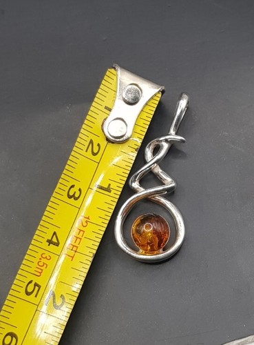 Sterling 925 Silver Baltic Amber Unusual Twist Design Pendant. FreeUKP&P 🇬🇧 - Imagen 2 de 5