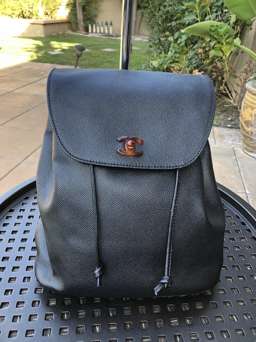 Chanel Classic Backpack (previously Owned) in Black