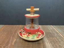 Vintage Rupi 1980 Spain Garlicz/spice Grater Grinder red yellow
