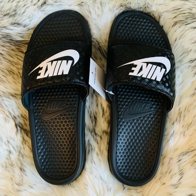 nike benassi sandals