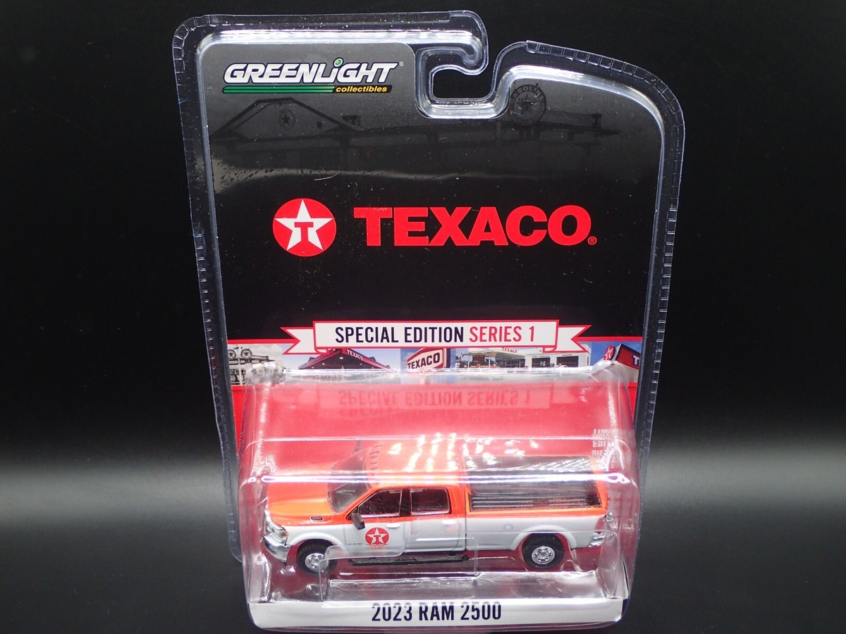 2025 GREENLIGHT COLLECTIBLES 2023 RAM 2500 TRUCK TEXACO SPECIAL