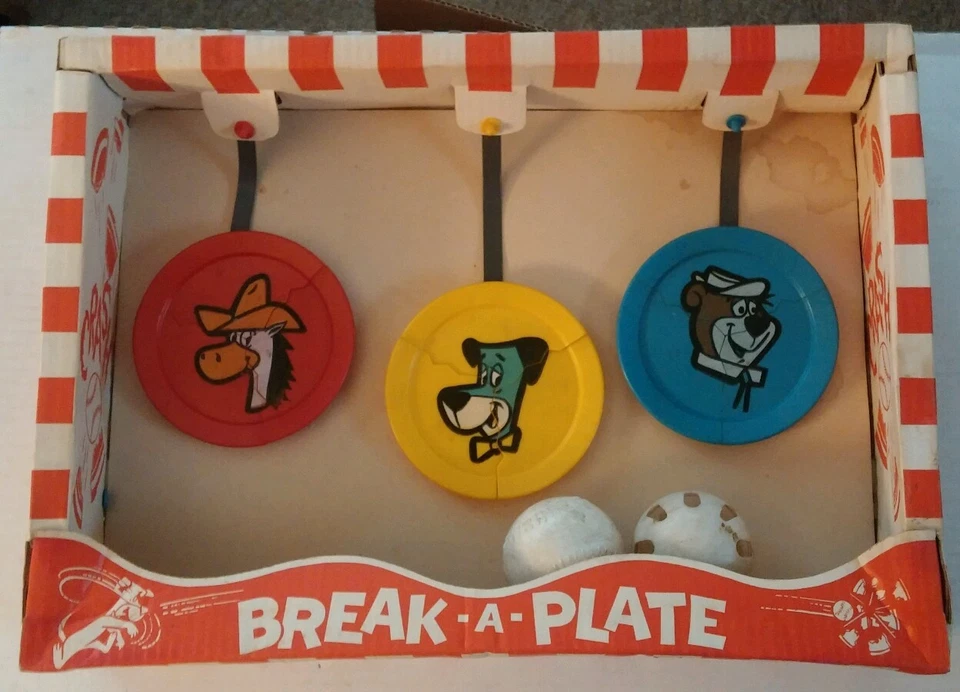 1961 Huckleberry Hound, Quick Draw, Yogi Bear, Break A Plate Carnival Game - Image 2 of 3