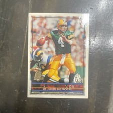Topps 1996 Brett Favre #400 Green Bay Packers Base Set NFL Football Card