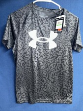 Under Armour Boys Black/Gray Pullover Shirt Size Youth Large Brand New   