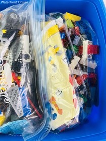 LEGO 4496 Creator Fun with Building Building Bricks & People Tub Appears Full