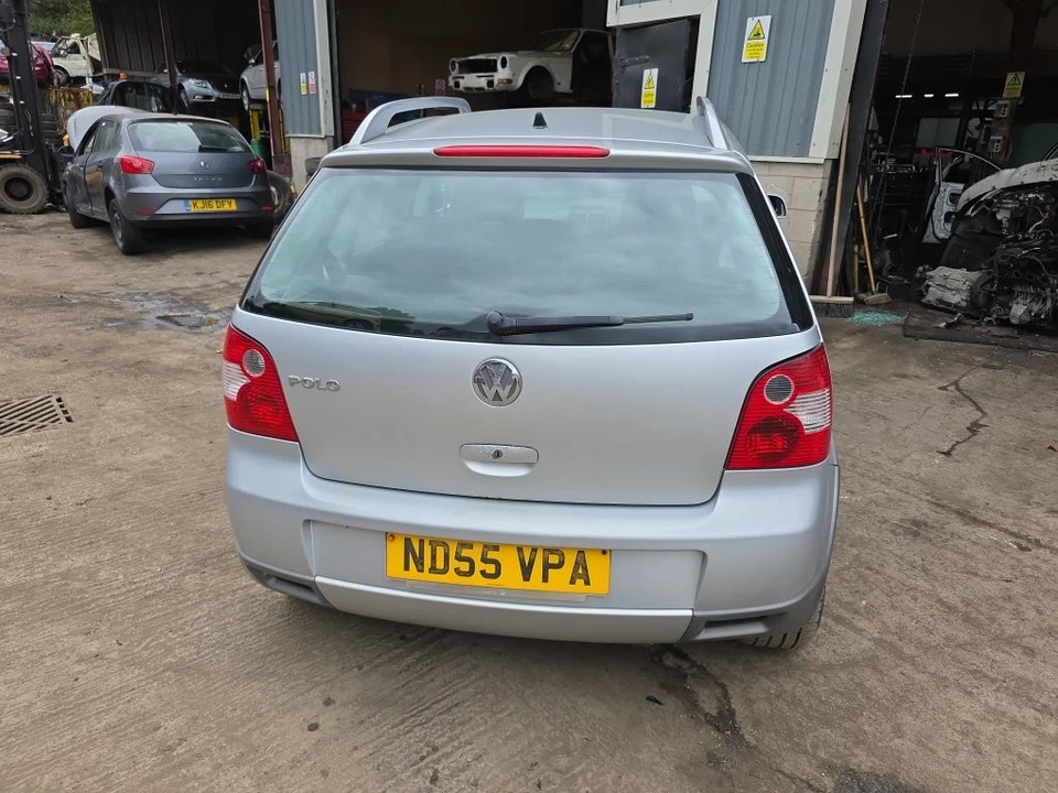 Volkswagen Polo Dune MK4 TDI 5 puertas escotilla 2001-2005 palanca de cambios  Foto 4 de 4