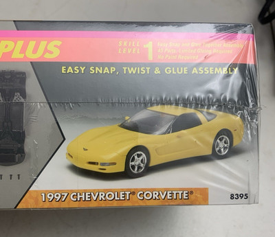 1997 Chevrolet Yellow Corvette Snap-Fast Plus AMT ERTL Model Kit 1:25 Skill 1