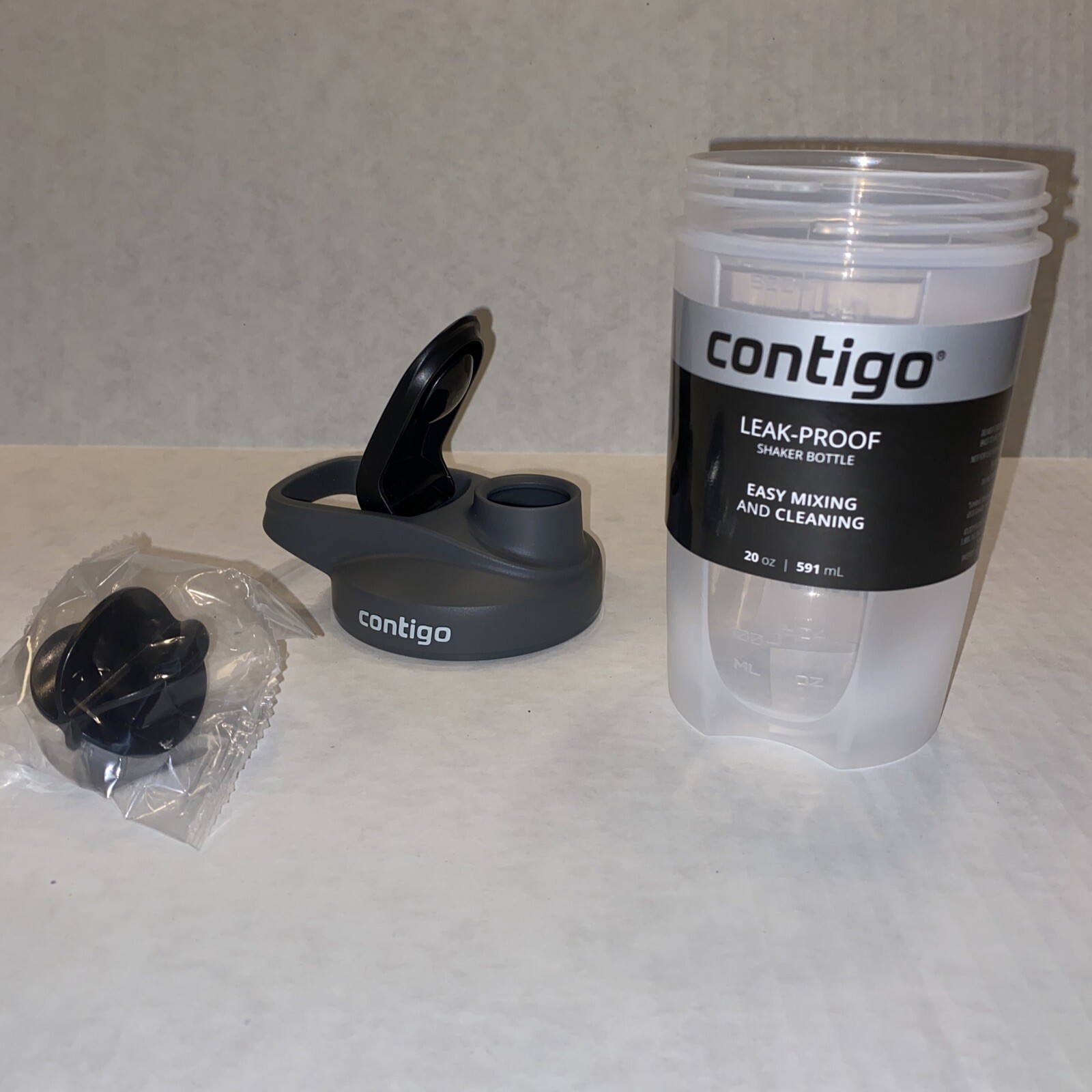 Contigo Shake & Go Mixer Bottle 20 oz, Water Bottle, NEW Black, BPA Free