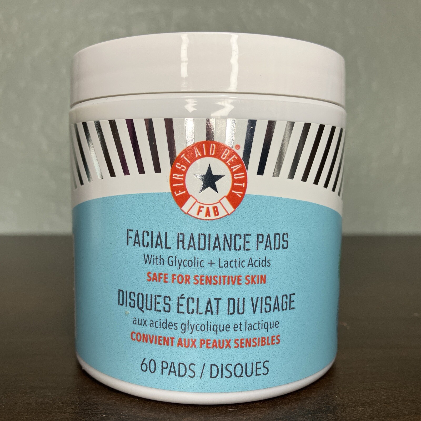 First Aid Beauty Facial Radiance Pads with Glycolic + Lactic Acids 60