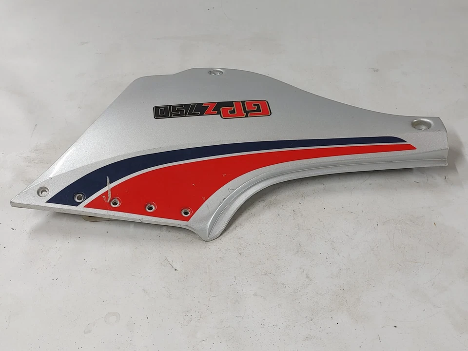 Panel de cubierta lateral derecho Kawasaki GPZ750 1983-1985 36001-1191 Foto 4 de 4