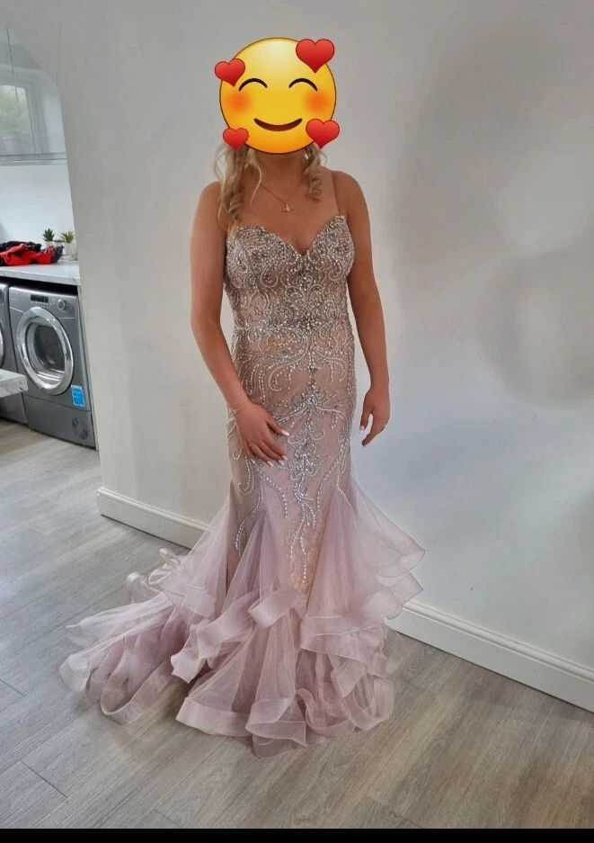 Red carpet deals ready prom dresses