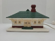 Byron Molds Illuminated Christmas Village Train Station 1980 White Red Green