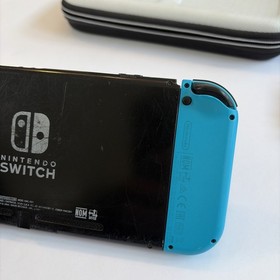 NINTENDO SWITCH CONSOLE HAC-001 With CHARGER & Case Joycons Oem TESTED