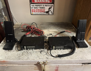 Motorola Radius M1225 LS UHF Two-Way Radios w/ Desk Microphones Used