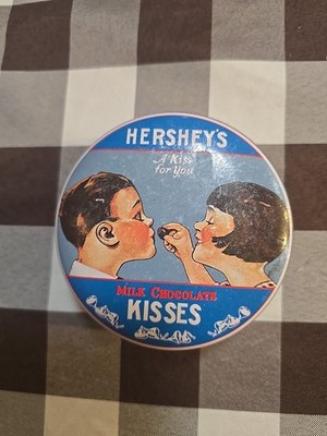 Hershey's Kisses '' A Kiss For You '' Collectible Round Tin Fragranced Candle